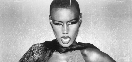 Как создать культовый образ: икона андрогинного стиля Грейс Джонс