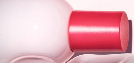 Первый аромат Glossier появился в продаже