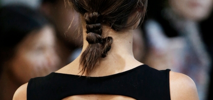 7 вариантов оригинальных причесок с пучком с показов