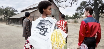 Calvin Klein опубликовал мистическую кампанию