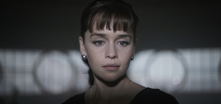 Эмилия Кларк сменяет три наряда в тизере «Звездных войн»