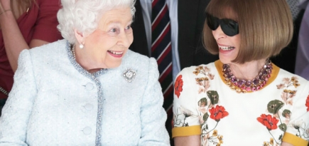 Елизавета II впервые посетила показ на Неделе моды