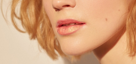 Блеск для губ Grand Illusion от M.A.C. — выбор Buro 24/7