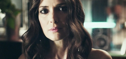 Вайнона Райдер и Элизабет Олсен танцуют на улицах Буэнос-Айреса в новом видео H&M