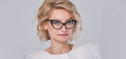 Косметичка Эвелины Хромченко. «Лучшие парикмахеры, визажисты и маникюрши работают в России»
