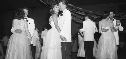 Шопинг: собираем образ на выпускной и летнюю вечеринку