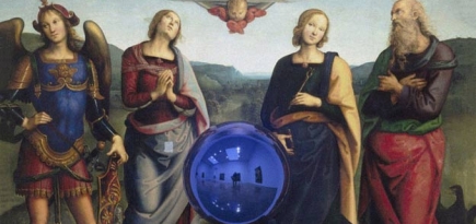 Посетитель выставки в Амстердаме уничтожил работу Джеффа Кунса