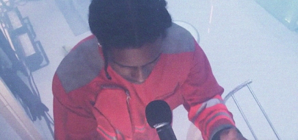 A$AP Rocky изобразил «лабораторную крысу» в арт-перформансе для Sotheby's