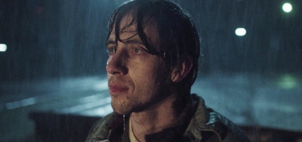 Александр Паль сыграл бездомного пса в ролике благотворительного фонда «Ника»