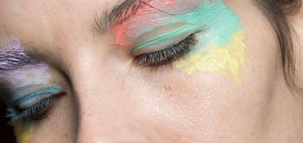 Тренд: акварель или tie-dye на веках