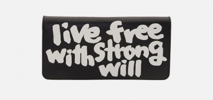 Comme des Garçons сделал бумажники с посланиями