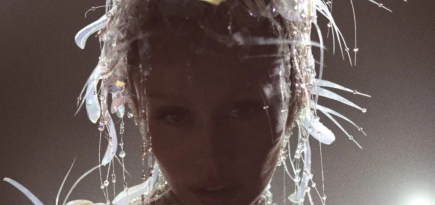 Майли Сайрус выпустила сингл «End Of the World»