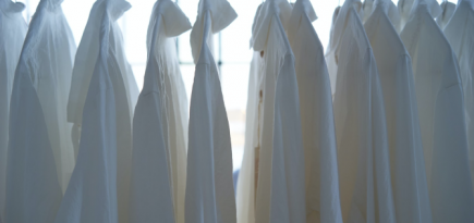 Ozon выяснил, одежда каких цветов наиболее популярна этим летом