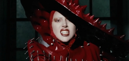 Леди Гага выпустила клип на песню «Abracadabra»