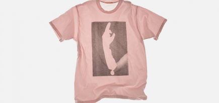 Acne Studios выпустил капсульную коллекцию футболок с архивным принтом