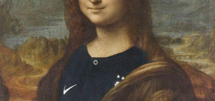 «Мона Лиза» примерила форму сборной Франции в честь победы на чемпионате мира по футболу