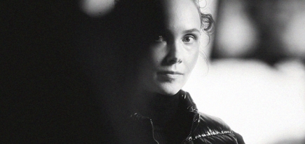 Милли Бобби Браун, Ольга Карпуть и Мэй Маск снялись в новой кампании Moncler