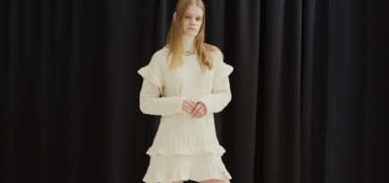 Как носить водолазки и платья-водолазки: 3 образа