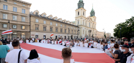 Перемен: как белорусы следят за революцией из-за границы