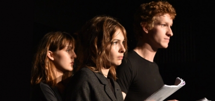 7 пьес фестиваля «Любимовка»: экодрама, документальные исследования, написанная нейросетью поэма