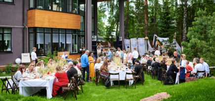 В летнем саду ресторатора Ильи Тютенкова прошел Adventure Brunch