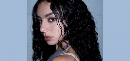Charli XCX стала новым амбассадором Valentino Beauty