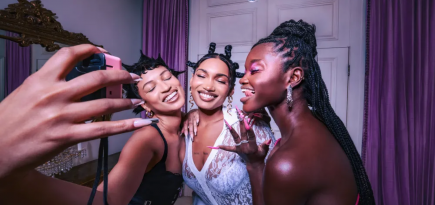 Ники Минаж запускает бизнес по производству накладных ногтей