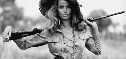 Песчаная буря: выставка винтажного Yves Saint Laurent в Париже