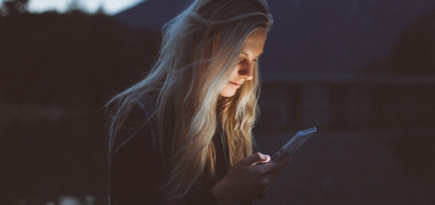 Выяснилось, что женщины чаще мужчин играют в мобильные игры