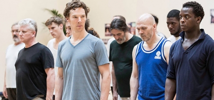 \"Быть или не быть\": Бенедикт Камбербэтч в роли Гамлета на лондонских подмостках