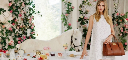Mulberry создадут сумку в честь Кары Делевинь?