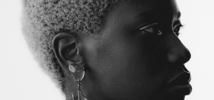 Бронза, неон, голубая акварель: идеи макияжа глаз на лето