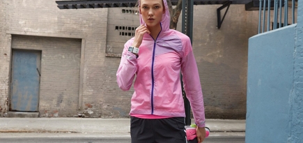 Карли Клосс стала лицом новой коллекции Nike