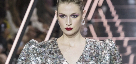 Как повторить лилово-розовый макияж с показа Ralph & Russo