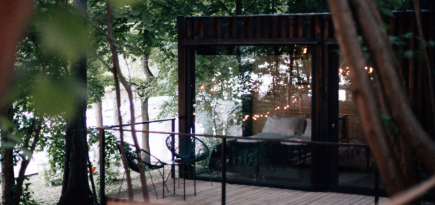 Глэмпинг с яхтами, овальный дом, экоферма: где отдохнуть в Подмосковье