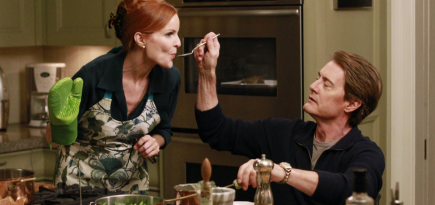 Что готовить на праздниках: рецепты из сериалов «Ты», «Очень странные дела» и «Эмили в Париже»