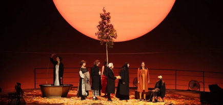 Буковски, Есенин и Лолита: какие спектакли смотреть в апреле