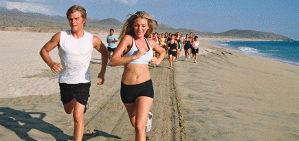 «Пляж», «Под солнцем Тосканы» и еще 8 фильмов, которые стоит пересмотреть этим летом