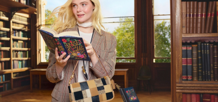 Бренд Coach запустил рекламную кампанию, посвященную чтению