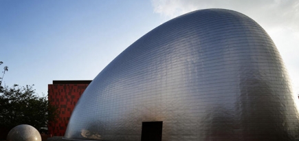 Серебряный купол японского музыкального колледжа