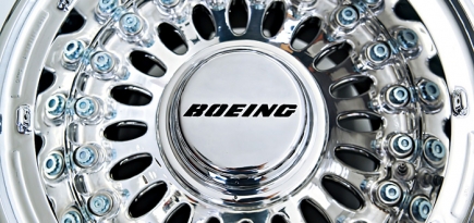 Объект желания: кофейный столик из колеса шасси Boeing 777