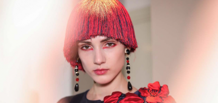 Как повторить макияж с красными веками с показа Armani Prive