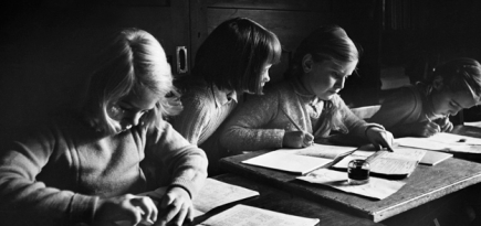 В СПбГУ открывается выставка об истории женского высшего образования в России