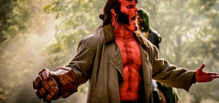 В русской озвучке «Хеллбоя» имя Сталина заменили на Гитлера