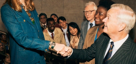 Gucci выпустил новую часовую кампанию, вдохновленную снимками политиков