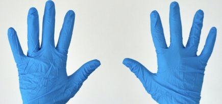 Сергей Собянин официально разрешил москвичам не носить перчатки в общественных местах