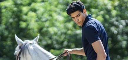 Netflix представил исполнителя роли Вронского в сериале по «Анне Карениной»