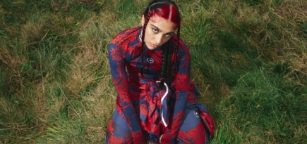 Цветочные принты и Лурдес Леон: вышла кампания новой коллекции adidas by Stella McCartney