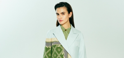 Бренд Alena Akhmadullina выпустил специальную коллекцию для клиенток с Ближнего Востока