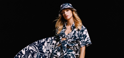 Певица Анжель снялась в кампании пляжной коллекции Chanel